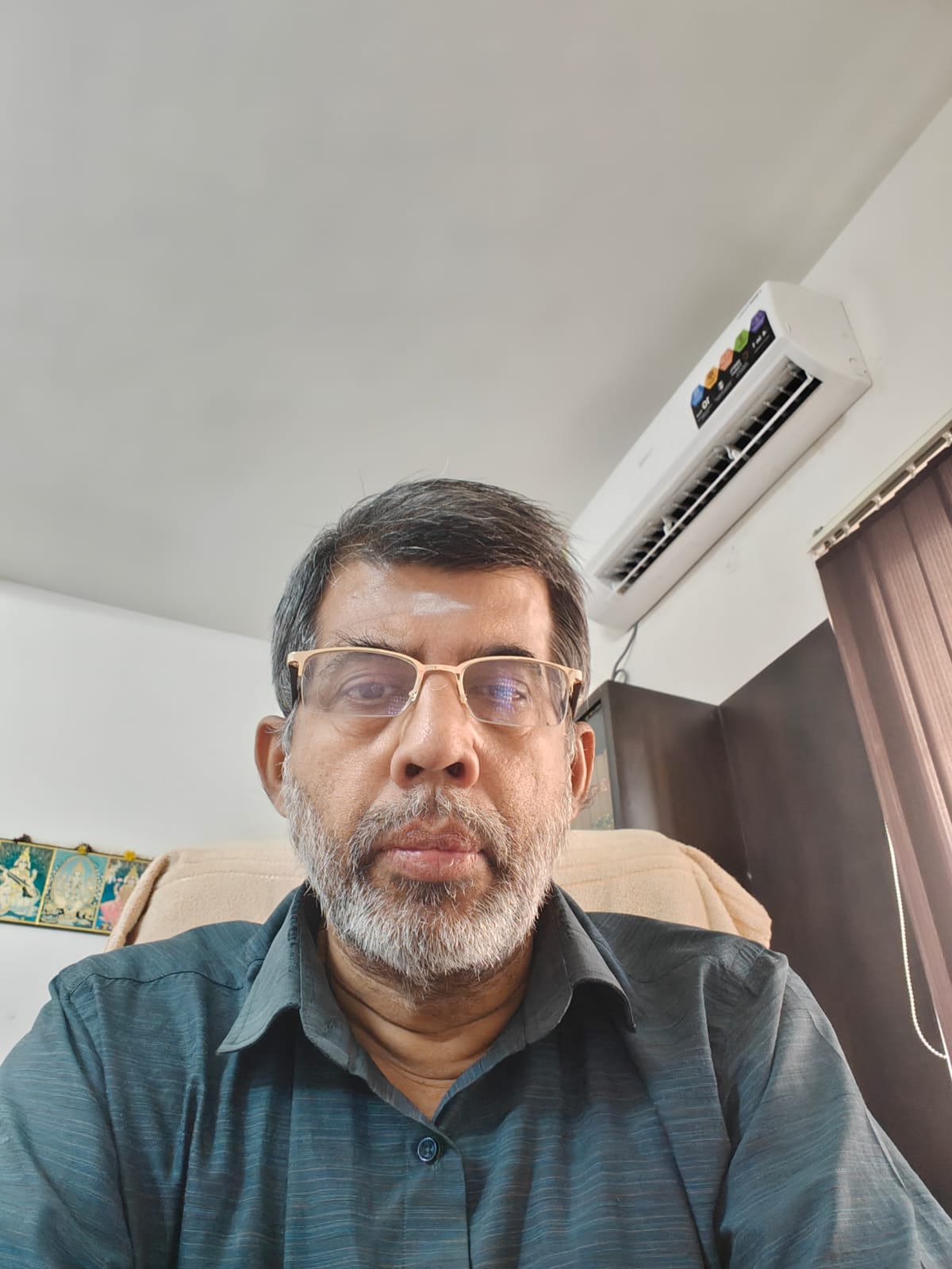 V Seshadri Photo